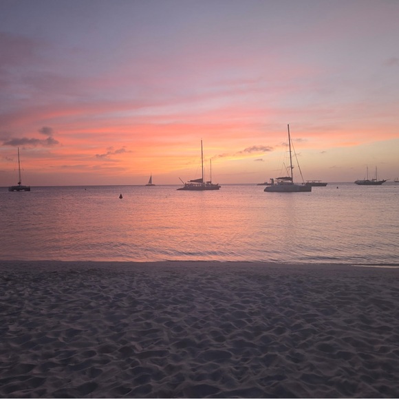 Meet your Posher, Marissa - Picture 1 of 1